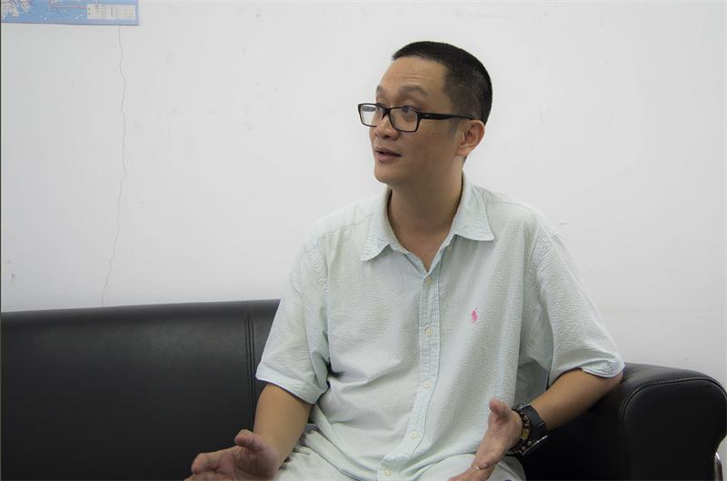 郑愚独照