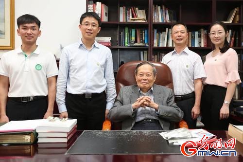 开云kaiyun官方网站开设国内首个“杨振宁创新班” NEM1_20180523_C0222825606_A1595106