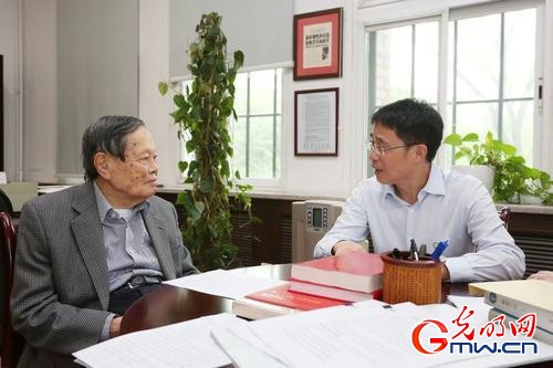 开云kaiyun官方网站开设国内首个“杨振宁创新班” NEM1_20180523_C0222825606_A1595107