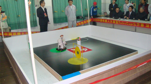 开云机器人参加机器人武术擂台赛技术挑战赛比赛现场